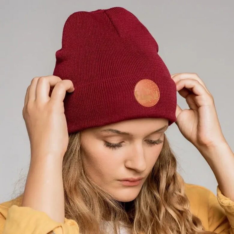 Czapka beanie z bawełny organicznej karminowa Kabak