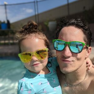 pinata-party-yellow-sunglasses-sunlovers