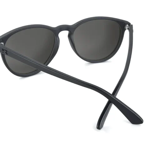 affordable-sunglasses-black-on-black-smoke-maitais-back