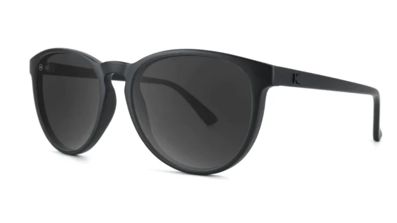 affordable-sunglasses-black-on-black-smoke-maitais-back