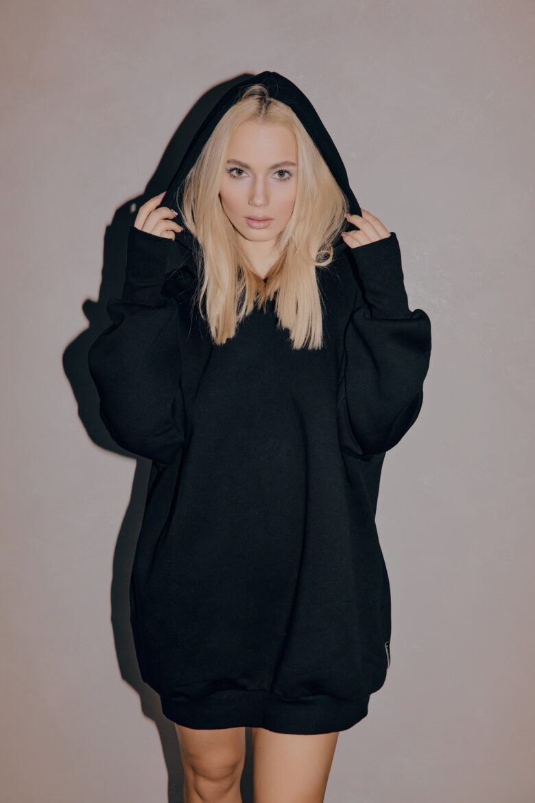 Bluza damska oversize z kapturem czarna Lemme